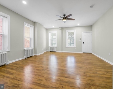 2321 N Tatnall Street - Photo Thumbnail 3