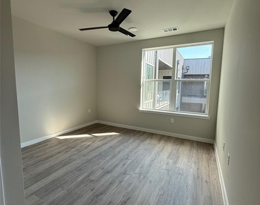 4510 Terry O Ln - Photo Thumbnail 12