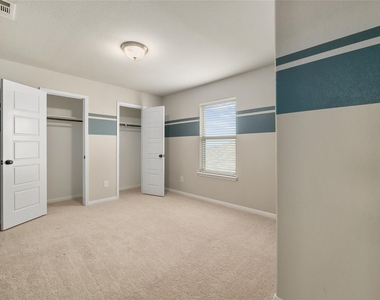 101 Lambert St - Photo Thumbnail 20