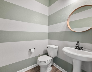 101 Lambert St - Photo Thumbnail 27