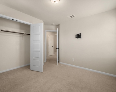 101 Lambert St - Photo Thumbnail 23