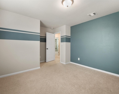 101 Lambert St - Photo Thumbnail 21