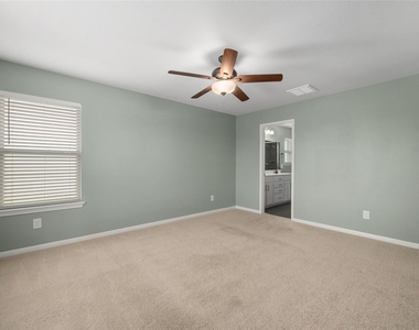 101 Lambert St - Photo Thumbnail 16
