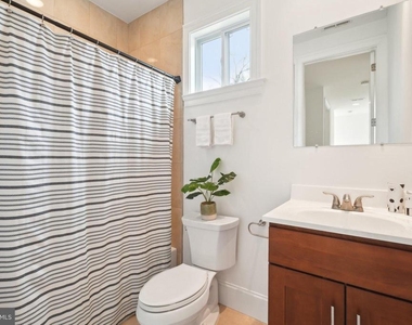 2837 Myrtle Avenue Ne - Photo Thumbnail 18