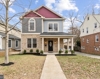 2837 Myrtle Avenue Ne - Photo Thumbnail 1