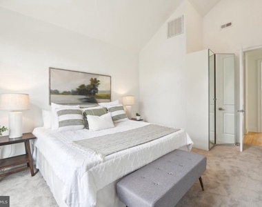 2837 Myrtle Avenue Ne - Photo Thumbnail 15