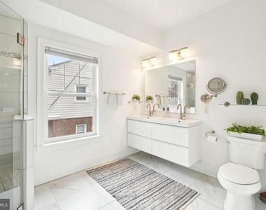 2837 Myrtle Avenue Ne - Photo Thumbnail 12