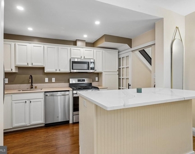 1303 West Virginia Avenue Ne - Photo Thumbnail 3