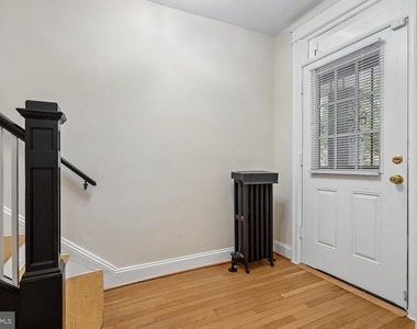 1303 West Virginia Avenue Ne - Photo Thumbnail 6