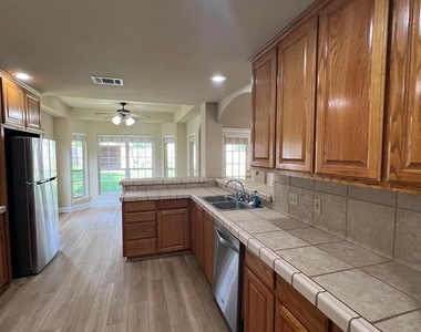 3 Honeysuckle Ln - Photo Thumbnail 13