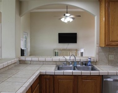 3 Honeysuckle Ln - Photo Thumbnail 4