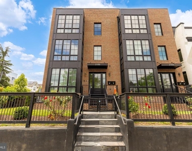 2100 4th Street Ne - Photo Thumbnail 1