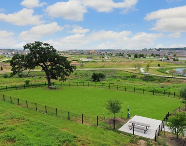 116 Nandina Path - Photo Thumbnail 5