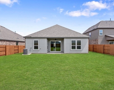 116 Nandina Path - Photo Thumbnail 4