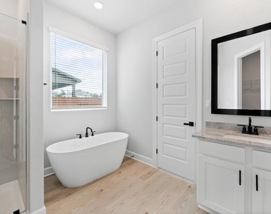 116 Nandina Path - Photo Thumbnail 3