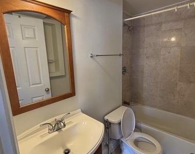 1125 12th Street Nw - Photo Thumbnail 2