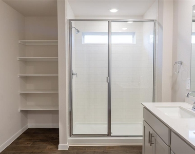 401 Abbey Ln - Photo Thumbnail 10
