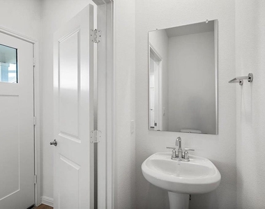 2536 Violet Theo Ln - Photo Thumbnail 19