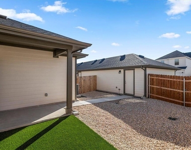 2536 Violet Theo Ln - Photo Thumbnail 30