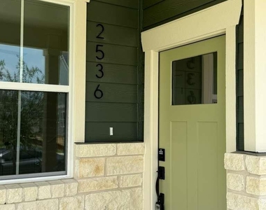 2536 Violet Theo Ln - Photo Thumbnail 3