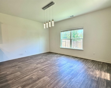 109 Sunnymeade Ln - Photo Thumbnail 8