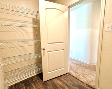 109 Sunnymeade Ln - Photo Thumbnail 15