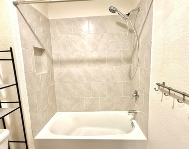 109 Sunnymeade Ln - Photo Thumbnail 25