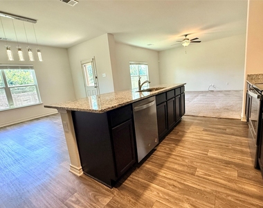 109 Sunnymeade Ln - Photo Thumbnail 4