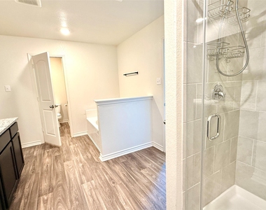 109 Sunnymeade Ln - Photo Thumbnail 20