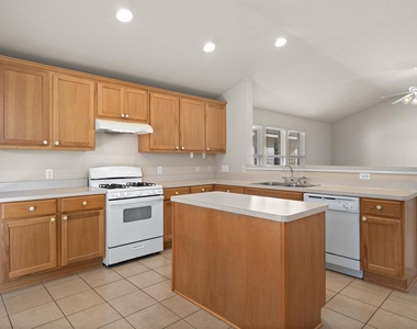 1322 Tumbling River Dr - Photo Thumbnail 7