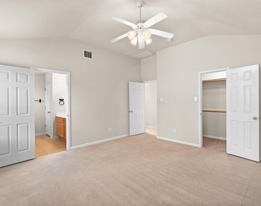 1322 Tumbling River Dr - Photo Thumbnail 12