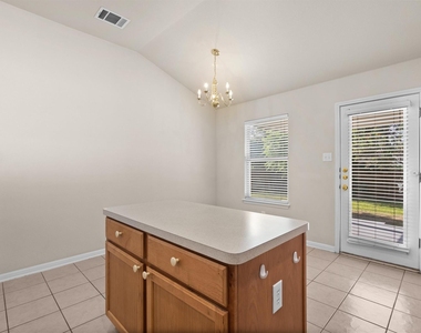 1322 Tumbling River Dr - Photo Thumbnail 10