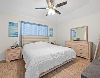 11728 Norwegian Wood Dr - Photo Thumbnail 19
