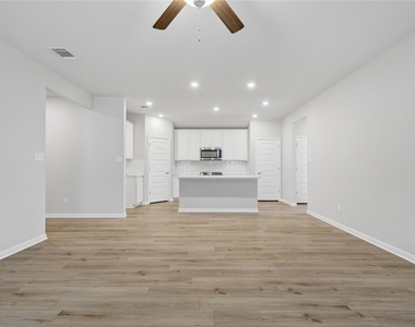 126 Fairmeadow Downs Dr - Photo Thumbnail 7