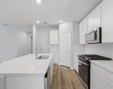 126 Fairmeadow Downs Dr - Photo Thumbnail 13