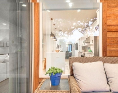 916 E 50th St - Photo Thumbnail 13