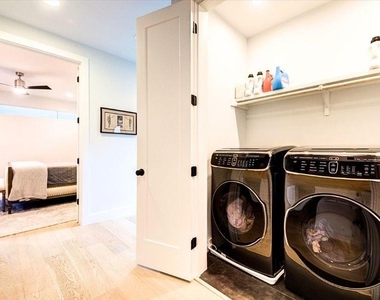 916 E 50th St - Photo Thumbnail 23