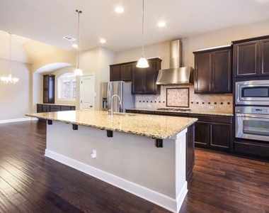 213 Simmons Dr - Photo Thumbnail 12