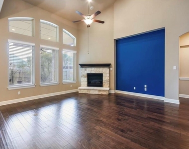 213 Simmons Dr - Photo Thumbnail 17