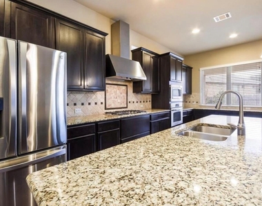 213 Simmons Dr - Photo Thumbnail 14