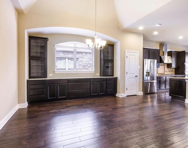 213 Simmons Dr - Photo Thumbnail 9