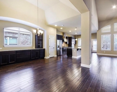 213 Simmons Dr - Photo Thumbnail 10