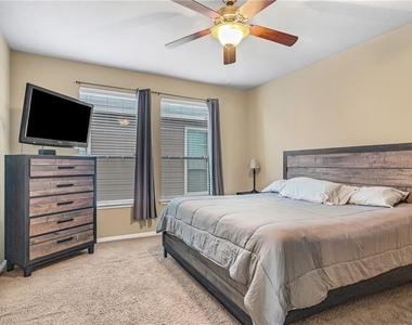 3418 Castleton Dr - Photo Thumbnail 17