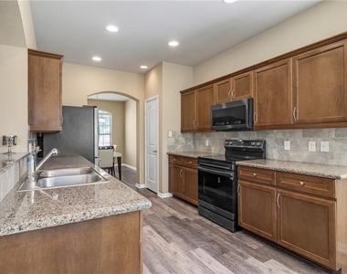 3418 Castleton Dr - Photo Thumbnail 13