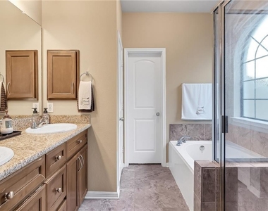 3418 Castleton Dr - Photo Thumbnail 18