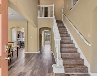 3418 Castleton Dr - Photo Thumbnail 5