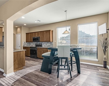 3418 Castleton Dr - Photo Thumbnail 12
