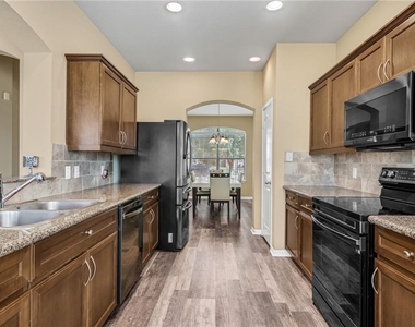 3418 Castleton Dr - Photo Thumbnail 15
