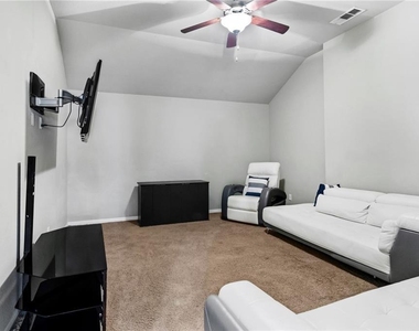 3418 Castleton Dr - Photo Thumbnail 23