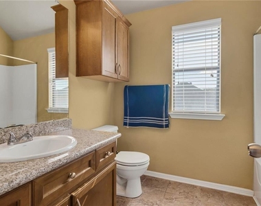 3418 Castleton Dr - Photo Thumbnail 27